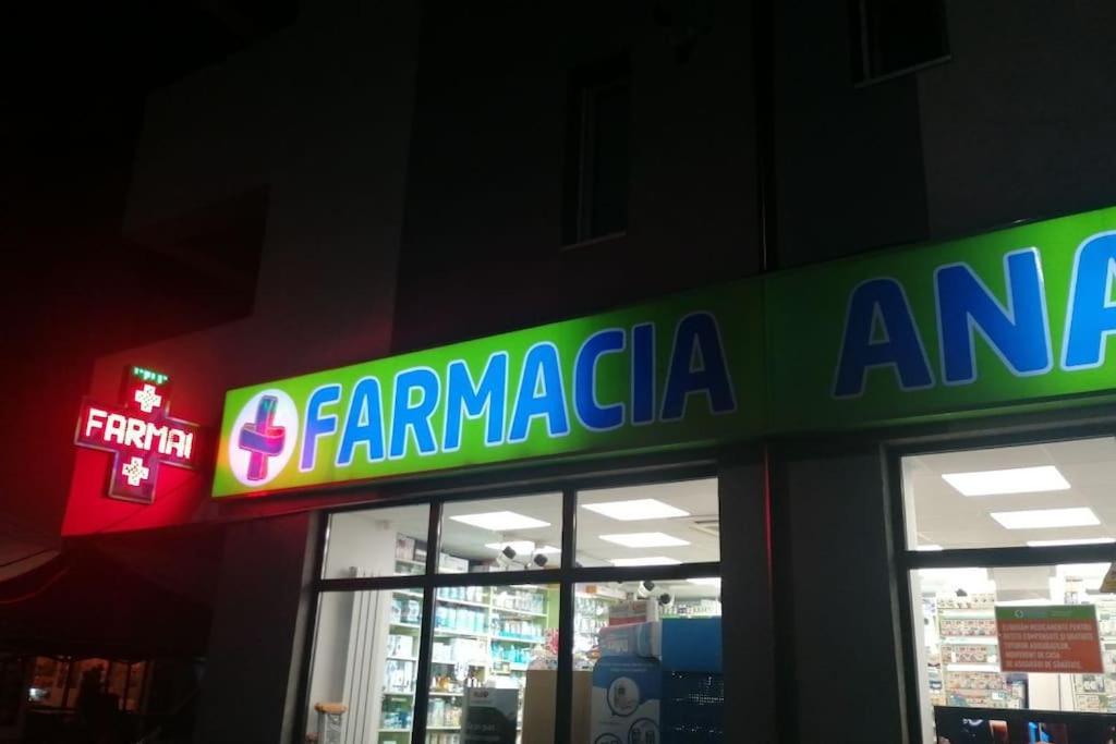 A Place Like * בוקרשט